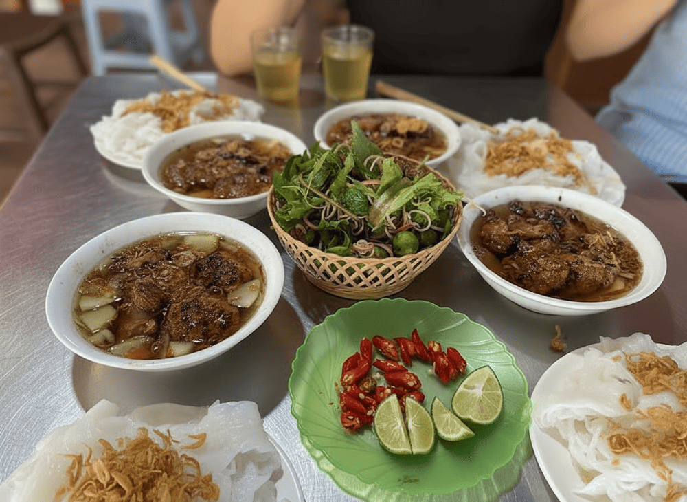 Bánh cuốn tại quán Nhà Sàn Phủ Lý